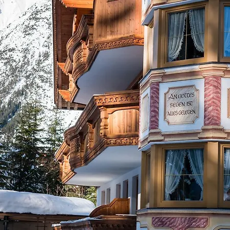 Kristall Apart Otel 4*