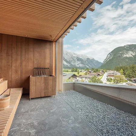 Aparthotel Kristall 4*